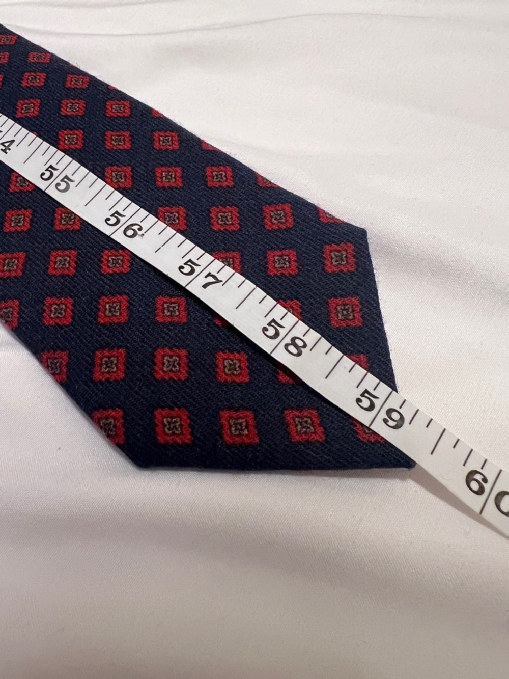 Vintage Canali tie 56” long dark green/blue and red medallions 100% wool - Picture 7 of 8